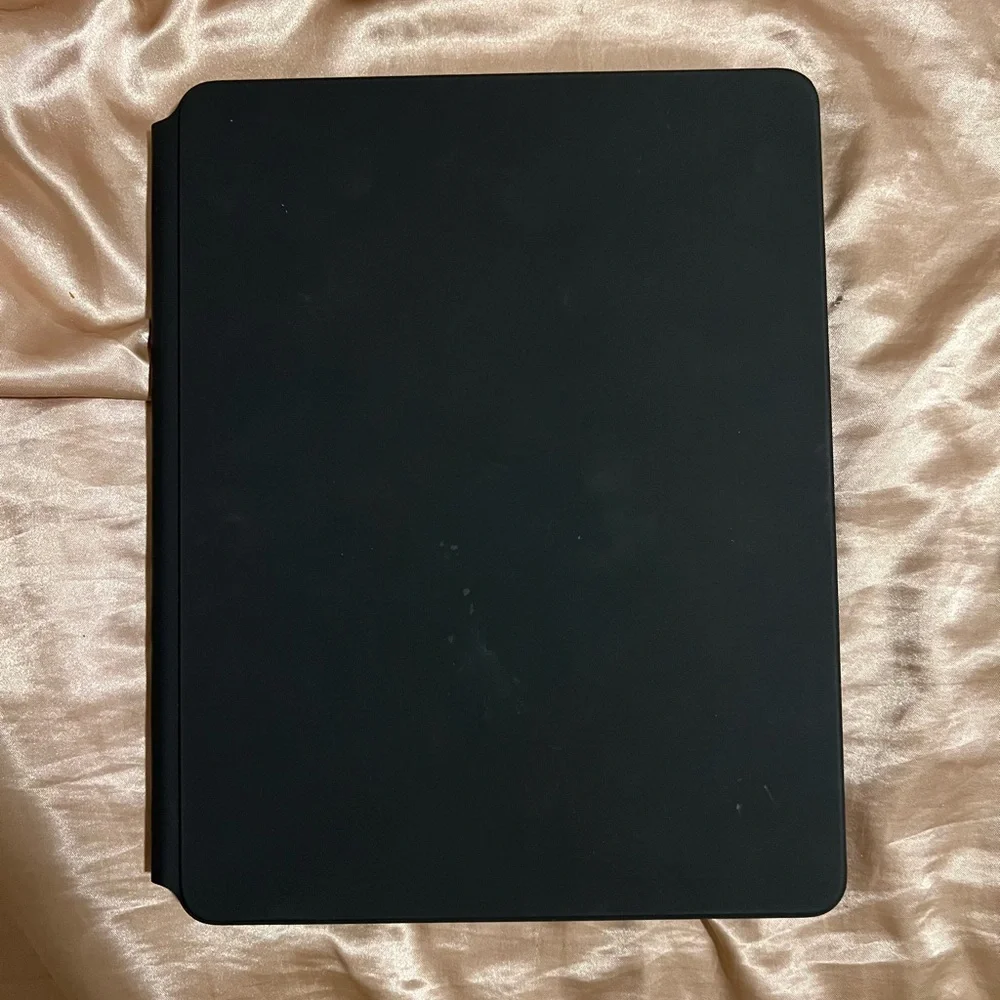 Magic Keyboard + 12.9-Inch iPad Pro (5th Gen) with Wi-Fi - 128GB - Space Gray